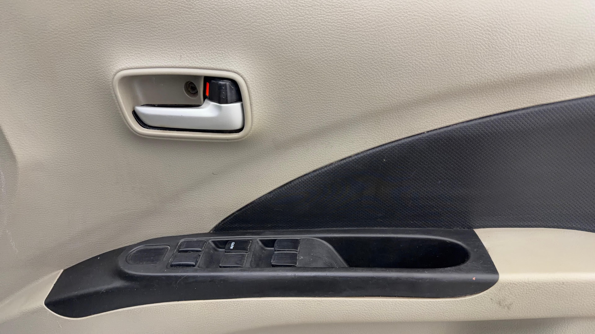 View 2014 Maruti Suzuki 1000 Base Variant Image 36 Used 2014 Maruti Suzuki 1000 Base Variant Image 36