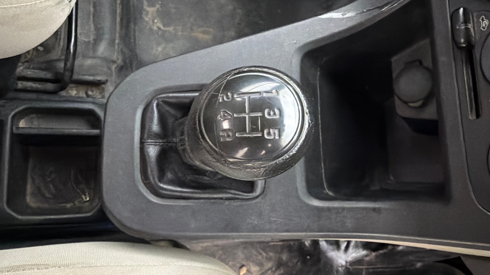 View 2020 Maruti Suzuki 1000 Base Variant Image 37 Used 2020 Maruti Suzuki 1000 Base Variant Image 37