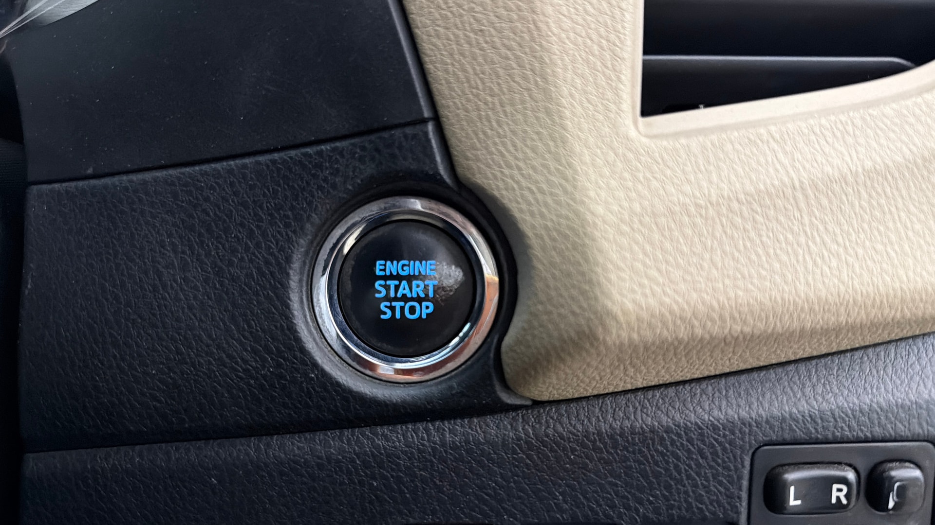 View 2014 Toyota Corolla Altis 1.8 GL Image 34 Used 2014 Toyota Corolla Altis 1.8 GL Image 34