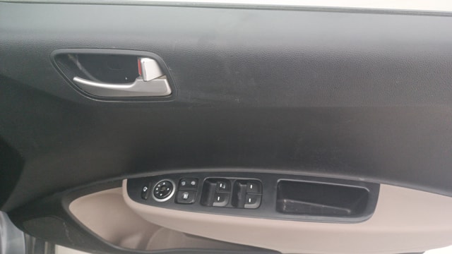 View Hyundai Grand i10 Image 32 Used Hyundai Grand i10 Image 32
