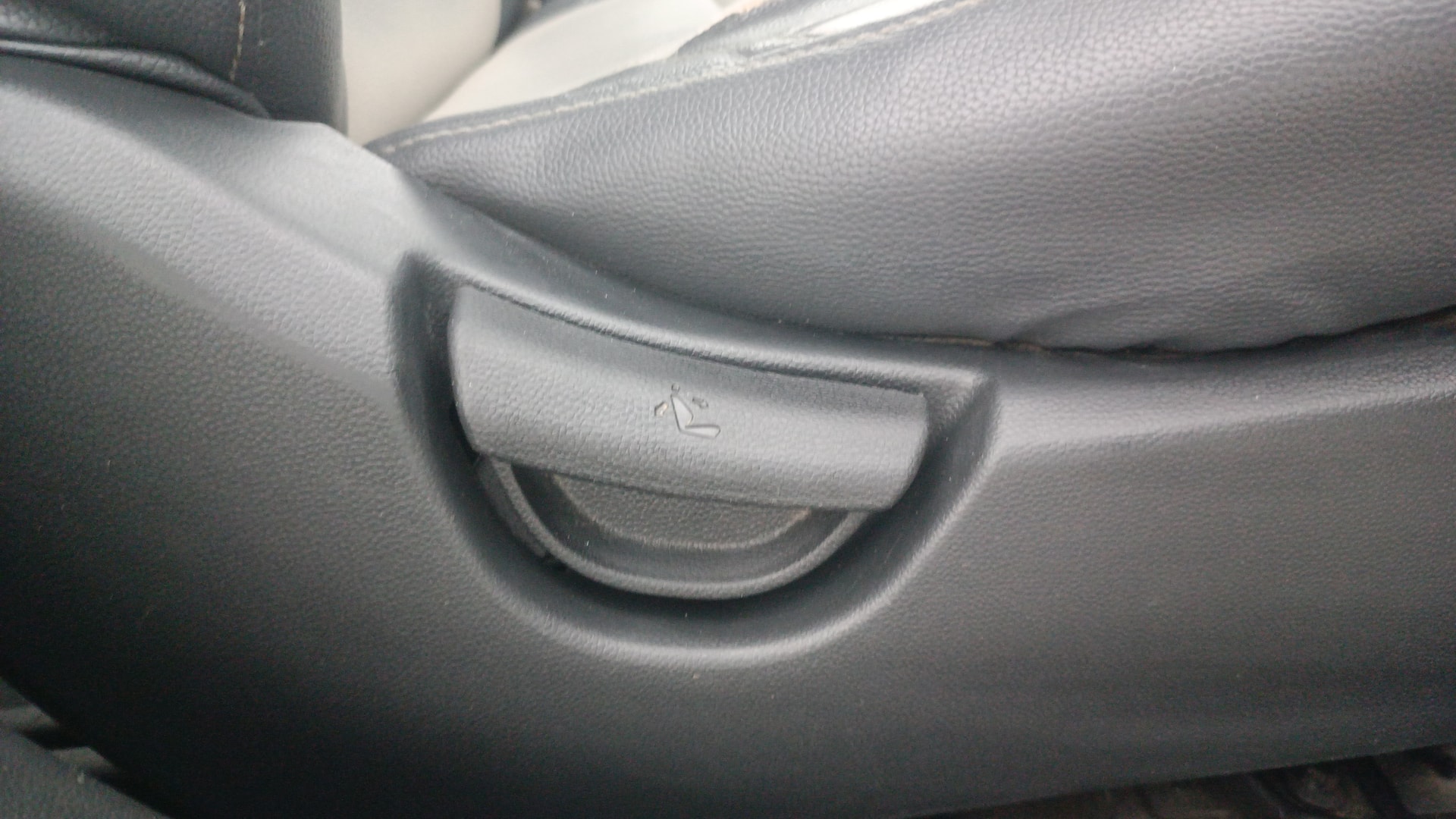 View 2015 Hyundai Grand i10 Sportz 1.2 Kappa Image 18 Used 2015 Hyundai Grand i10 Sportz 1.2 Kappa Image 18
