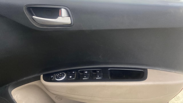 View Hyundai Grand i10 Image 32 Used Hyundai Grand i10 Image 32
