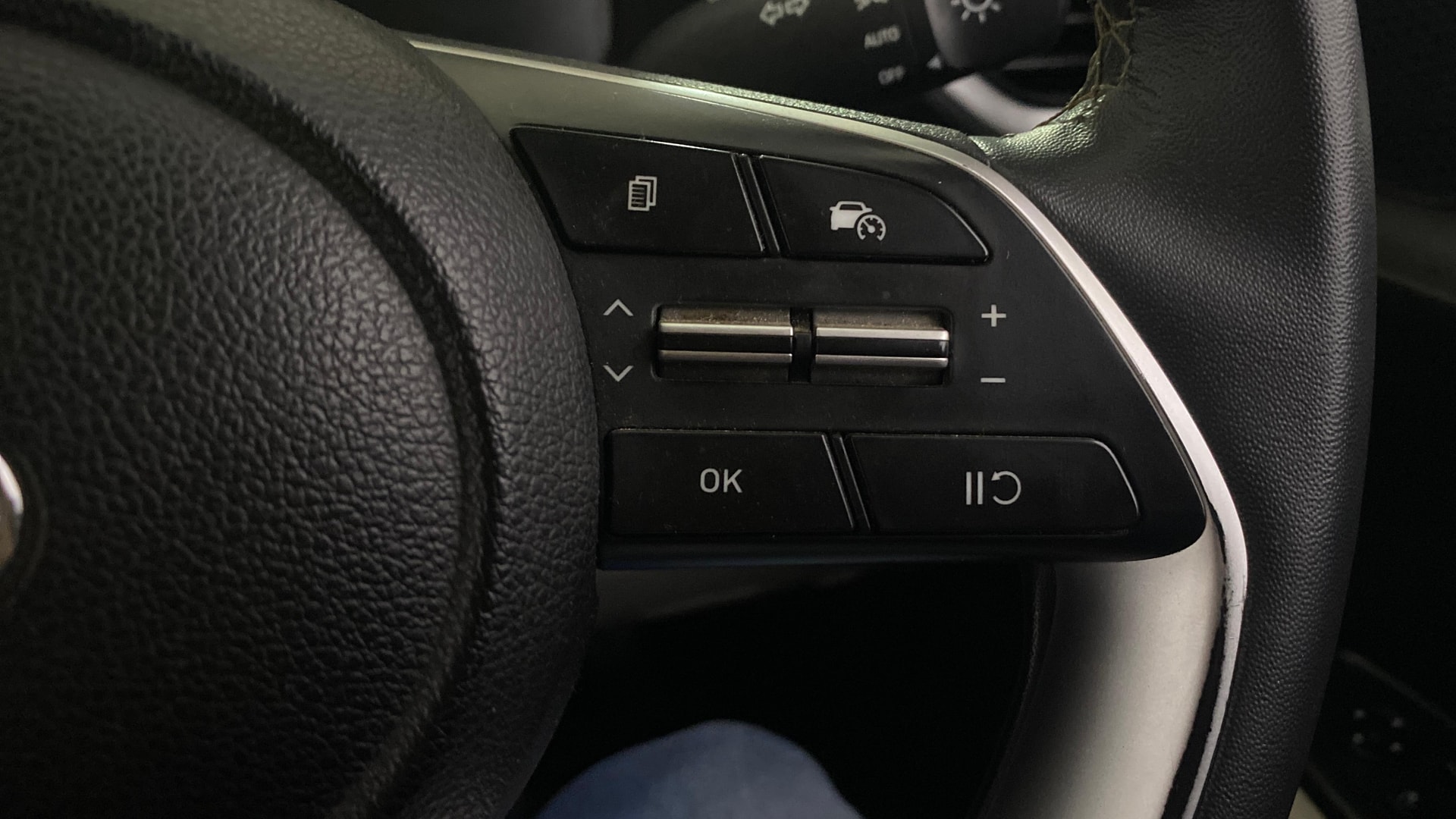 View 2022 Hyundai Venue SX (O) 1.0 iMT Petrol Image 3 Used 2022 Hyundai Venue SX (O) 1.0 iMT Petrol Image 3