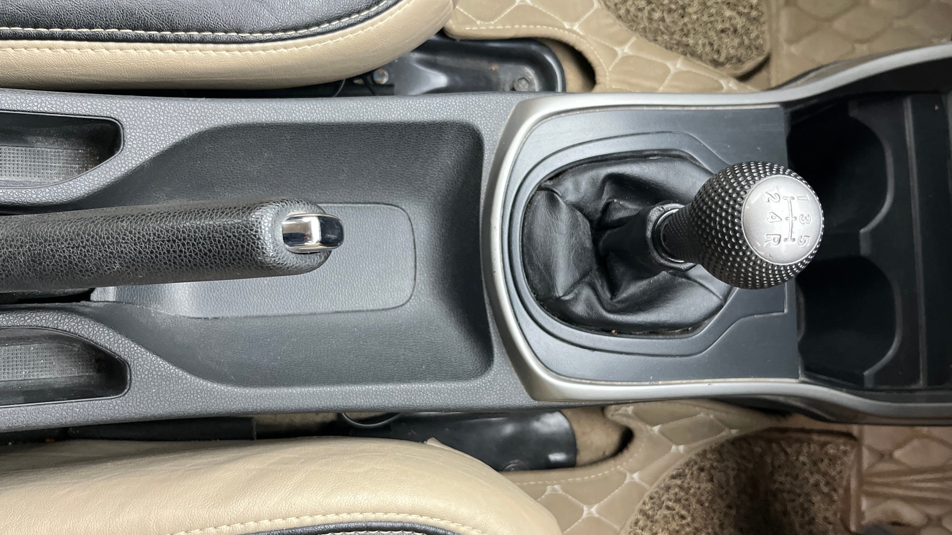 View 2019 Honda City ZX MT Diesel Anniversary Edition Image 40 Used 2019 Honda City ZX MT Diesel Anniversary Edition Image 40