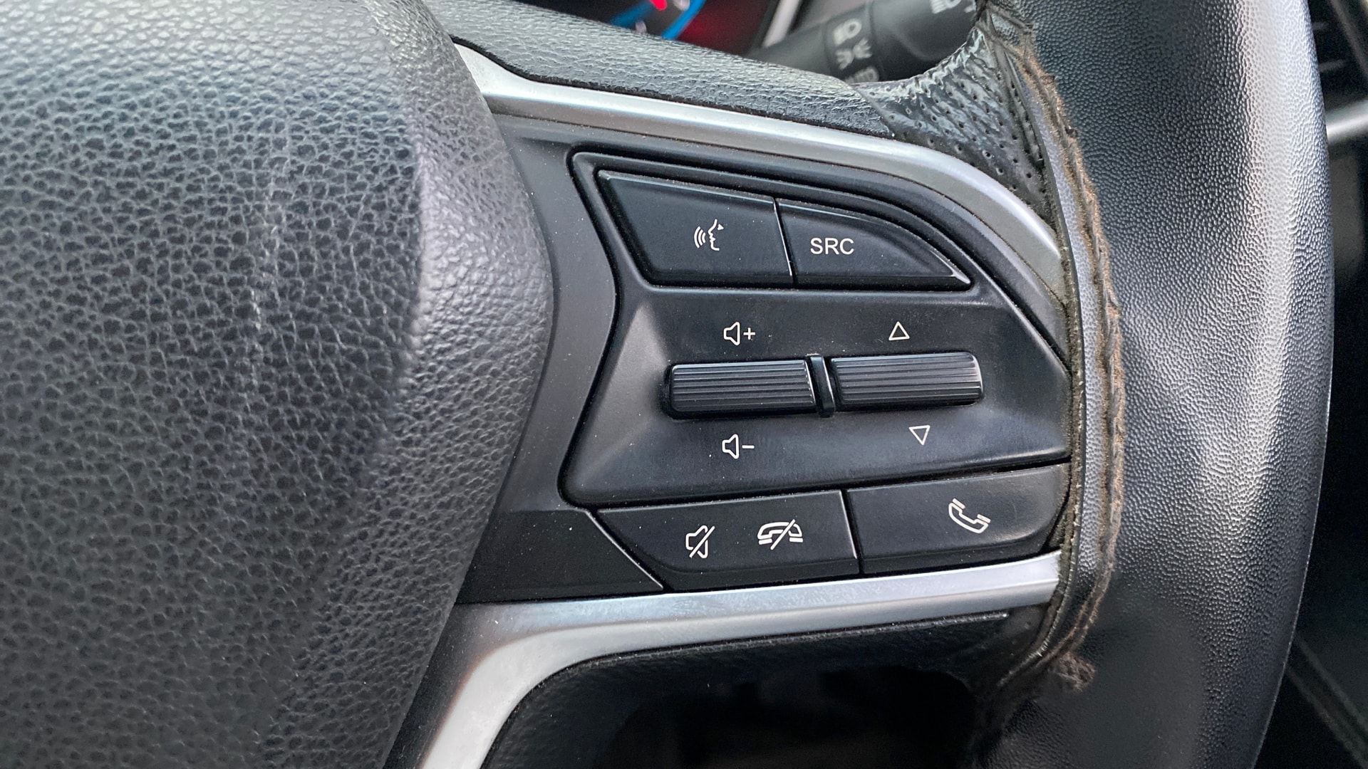 View 2022 MG Hector Sharp Diesel Image 3 Used 2022 MG Hector Sharp Diesel Image 3