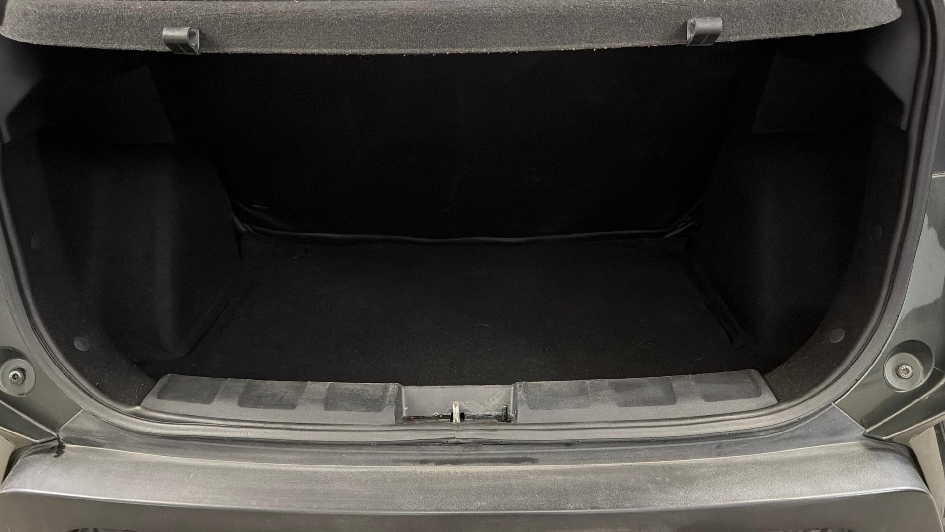 View 2021 Tata Nexon Revotron XE Image 10 Used 2021 Tata Nexon Revotron XE Image 10