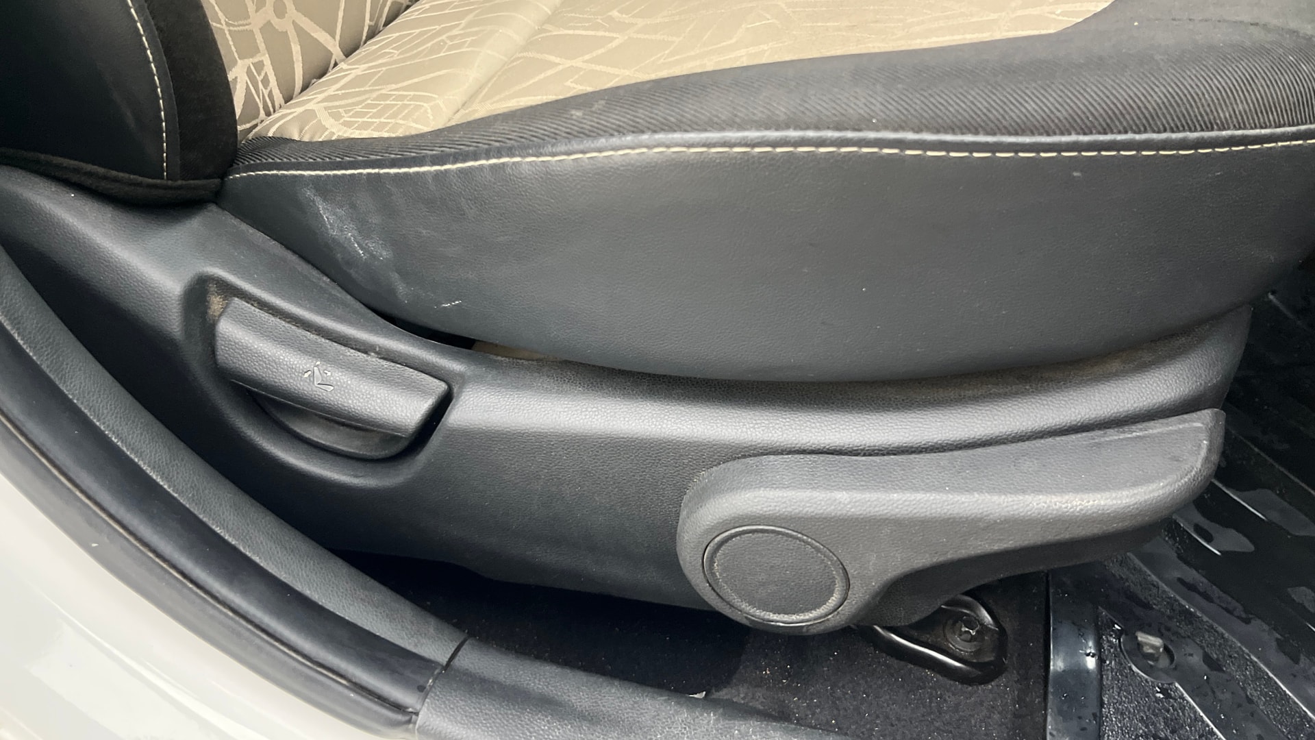 View 2018 Hyundai Grand i10 1.2 Asta Petrol Image 19 Used 2018 Hyundai Grand i10 1.2 Asta Petrol Image 19
