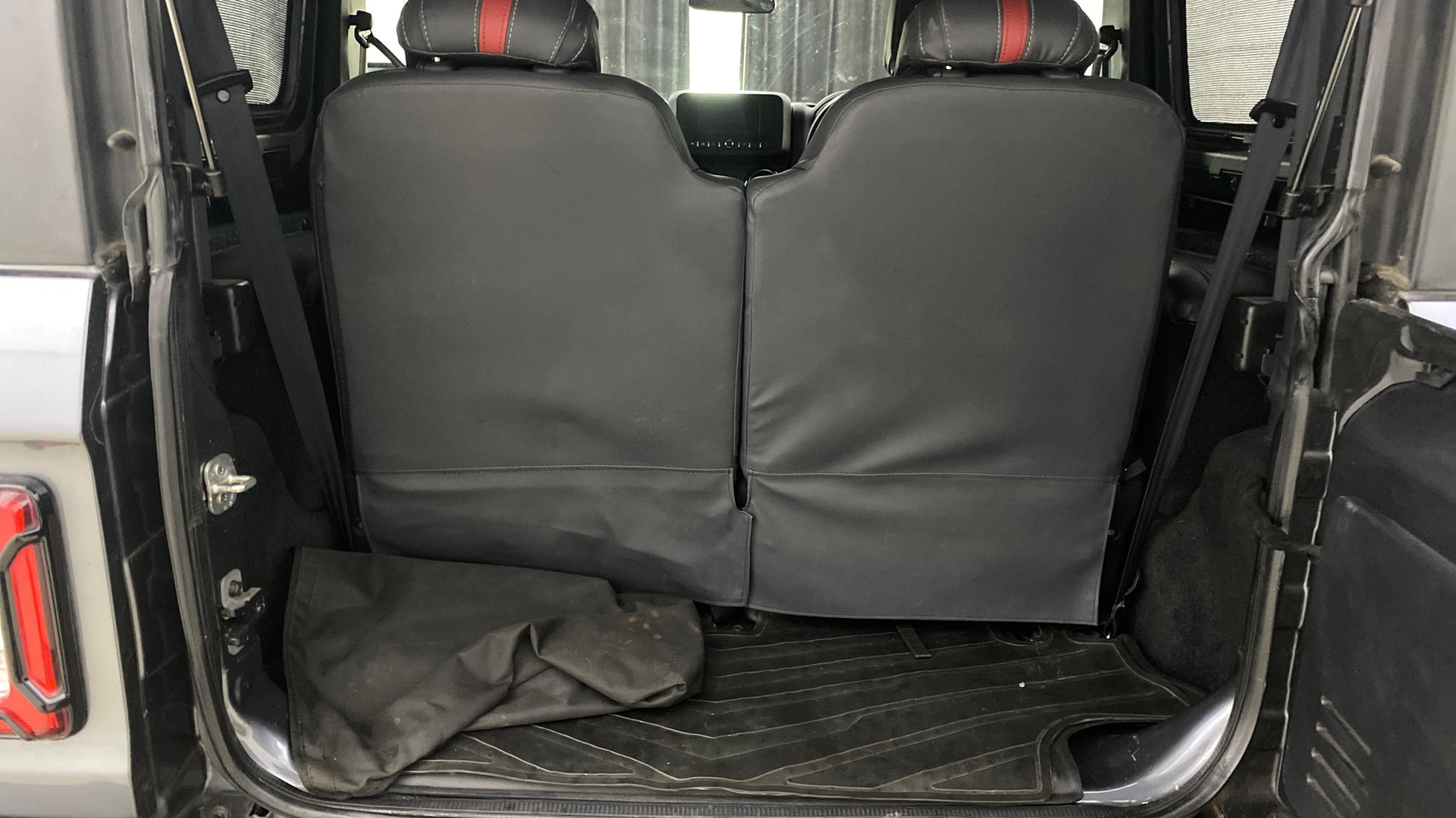 View 2021 Mahindra Thar AX Standard Manual Soft Top 6 Seater Image 9 Used 2021 Mahindra Thar AX Standard Manual Soft Top 6 Seater Image 9