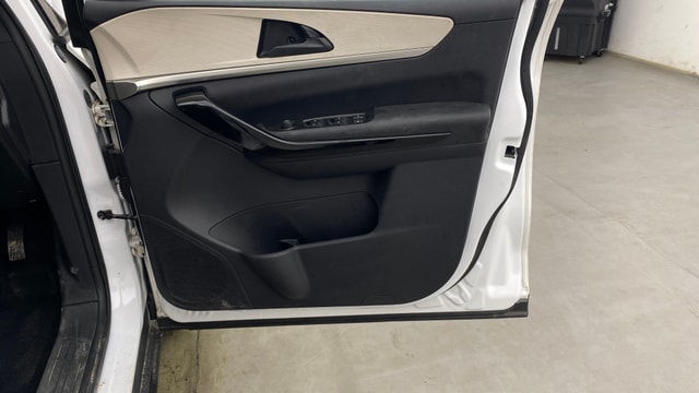 View Mahindra XUV700 Image 35 Used Mahindra XUV700 Image 35
