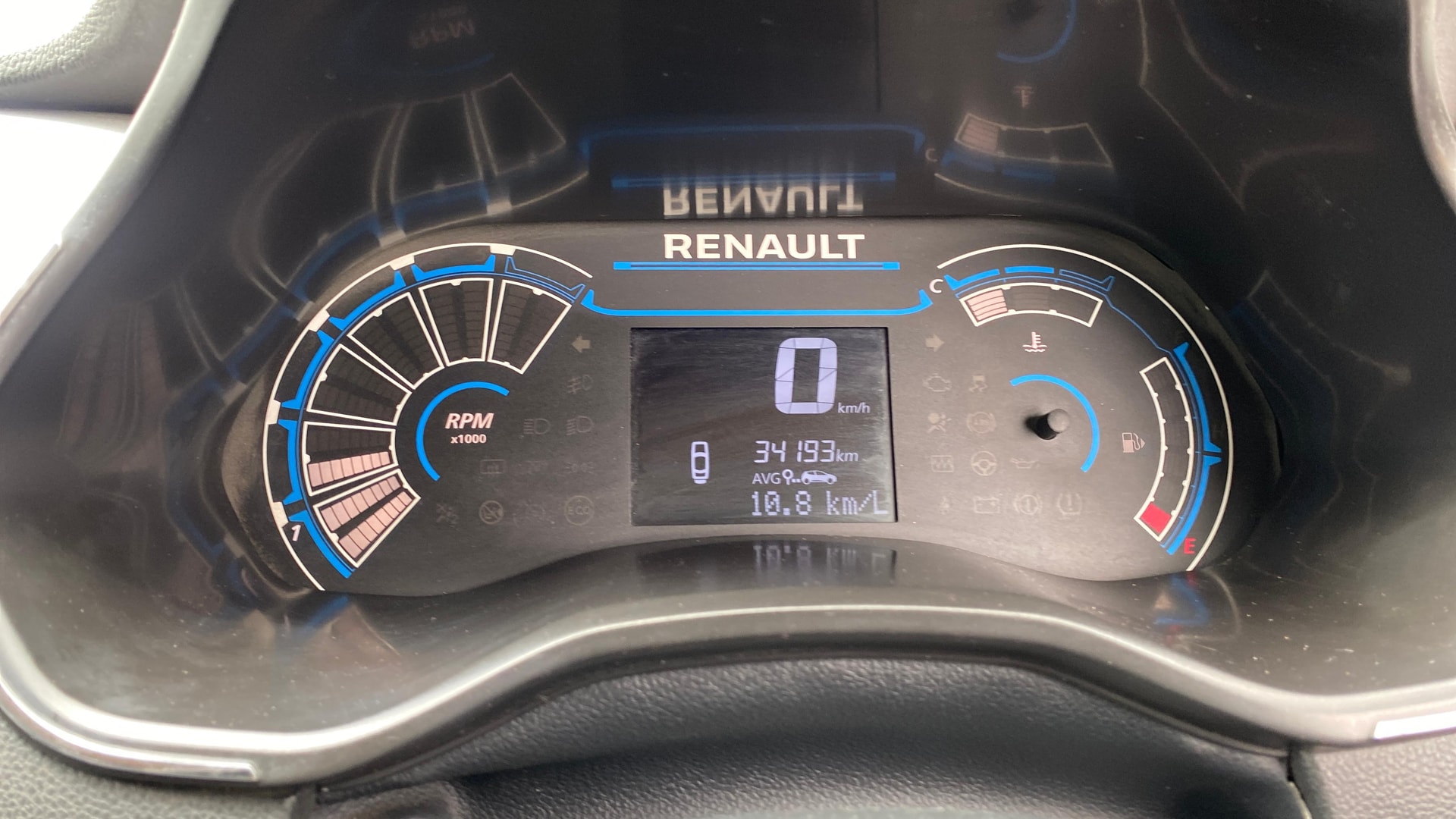 View 2021 Renault Triber RXZ Image 35 Used 2021 Renault Triber RXZ Image 35