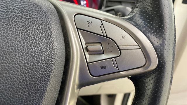 View Mahindra XUV300 Image 3 Used Mahindra XUV300 Image 3