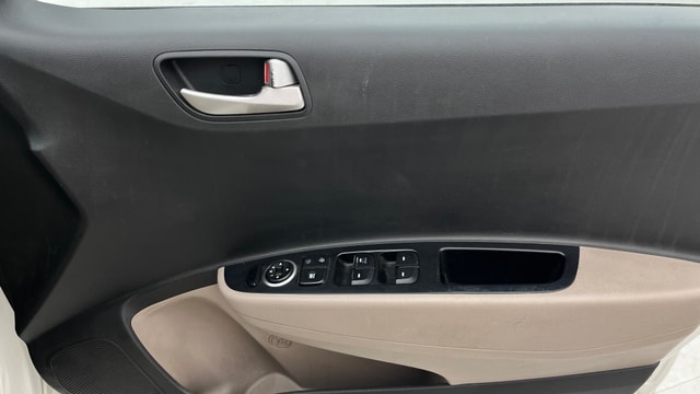 View Hyundai Xcent Image 32 Used Hyundai Xcent Image 32