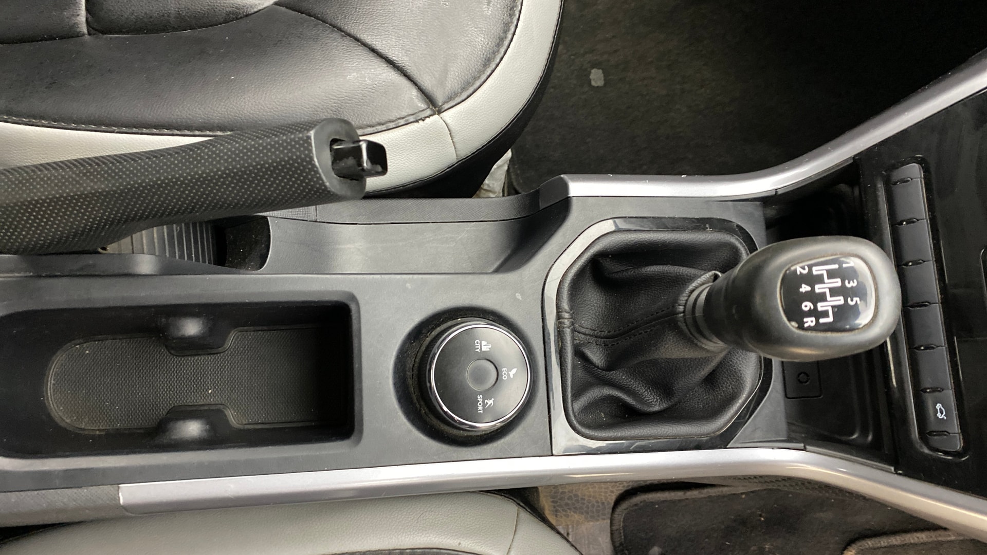 View 2022 Tata Nexon Revotorq XM Image 37 Used 2022 Tata Nexon Revotorq XM Image 37