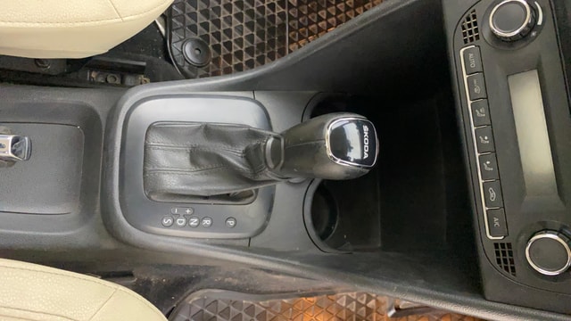 View Skoda Rapid Image 38 Used Skoda Rapid Image 38