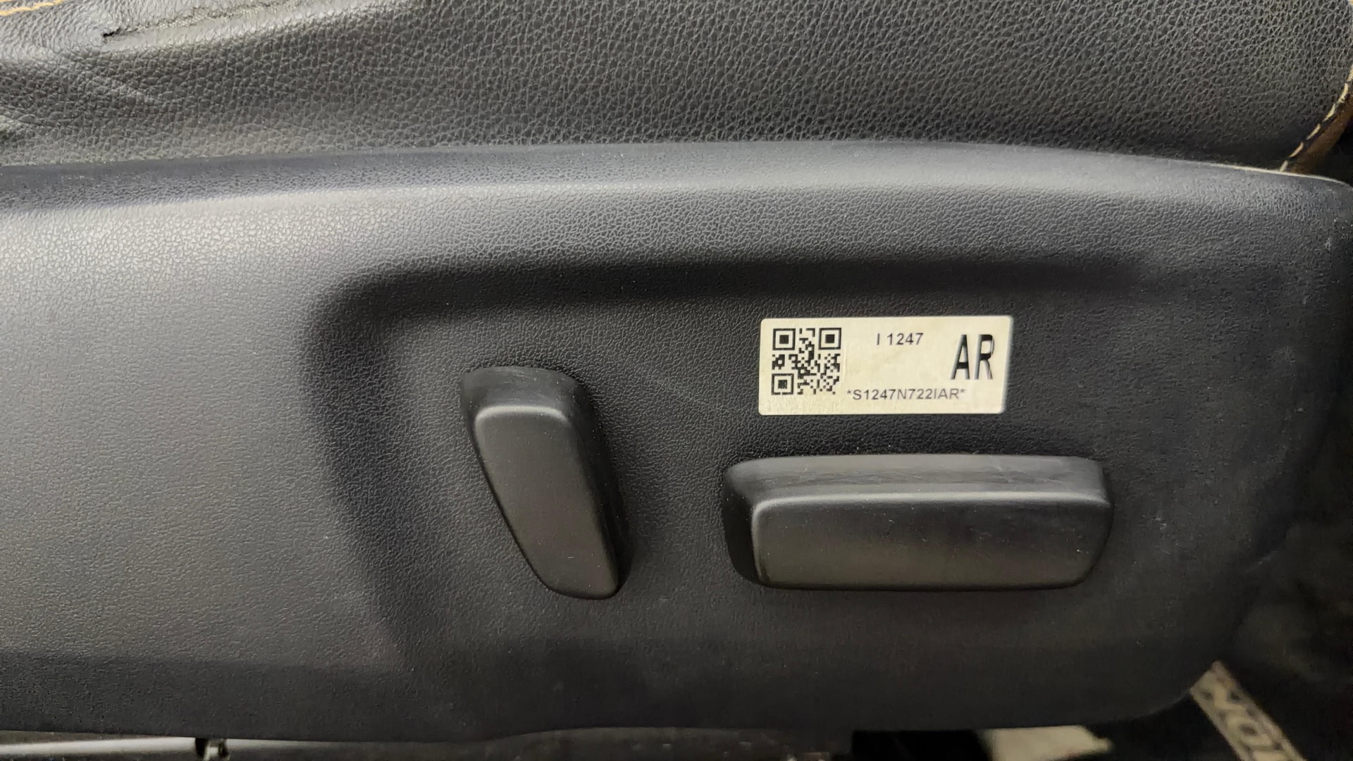 View 2022 Toyota Innova Crysta 2.7 ZX AT 7-Seater BS IV Image 20 Used 2022 Toyota Innova Crysta 2.7 ZX AT 7-Seater BS IV Image 20
