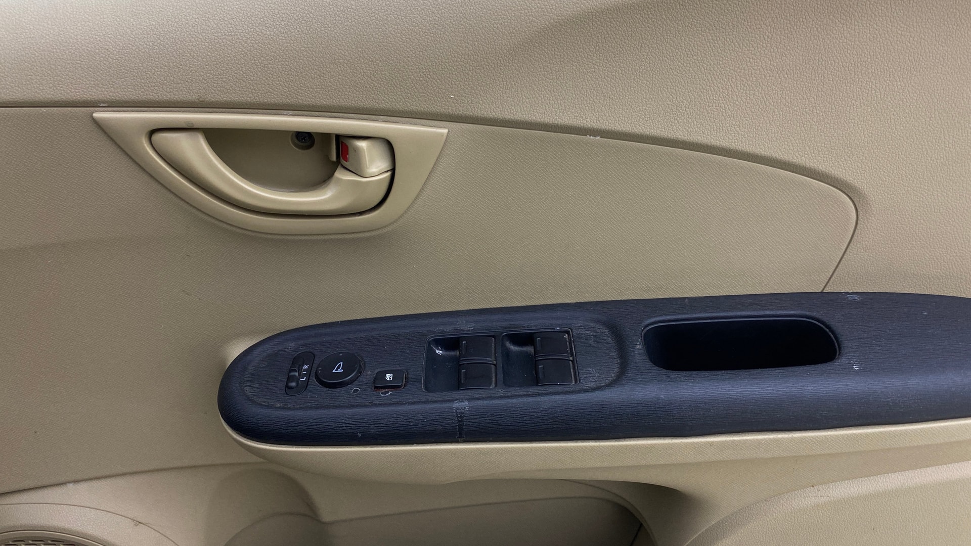 View 2014 Honda Amaze E MT Petrol BS IV Image 32 Used 2014 Honda Amaze E MT Petrol BS IV Image 32