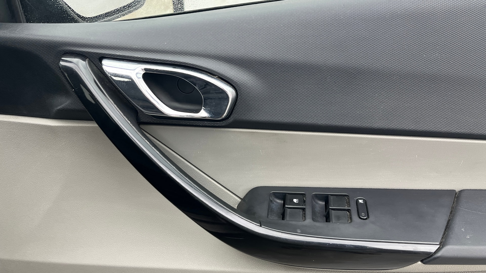 View 2019 Tata Tiago Revotorq XB Image 32 Used 2019 Tata Tiago Revotorq XB Image 32