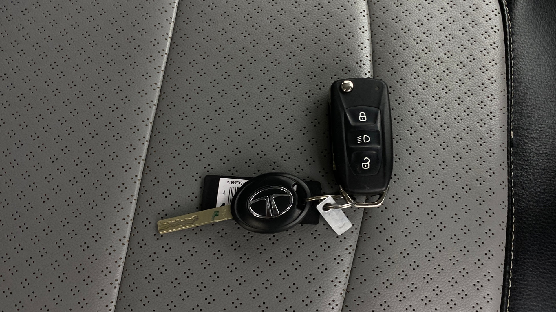 View 2024 Tata Tiago Revotorq XB Image 27 Used 2024 Tata Tiago Revotorq XB Image 27