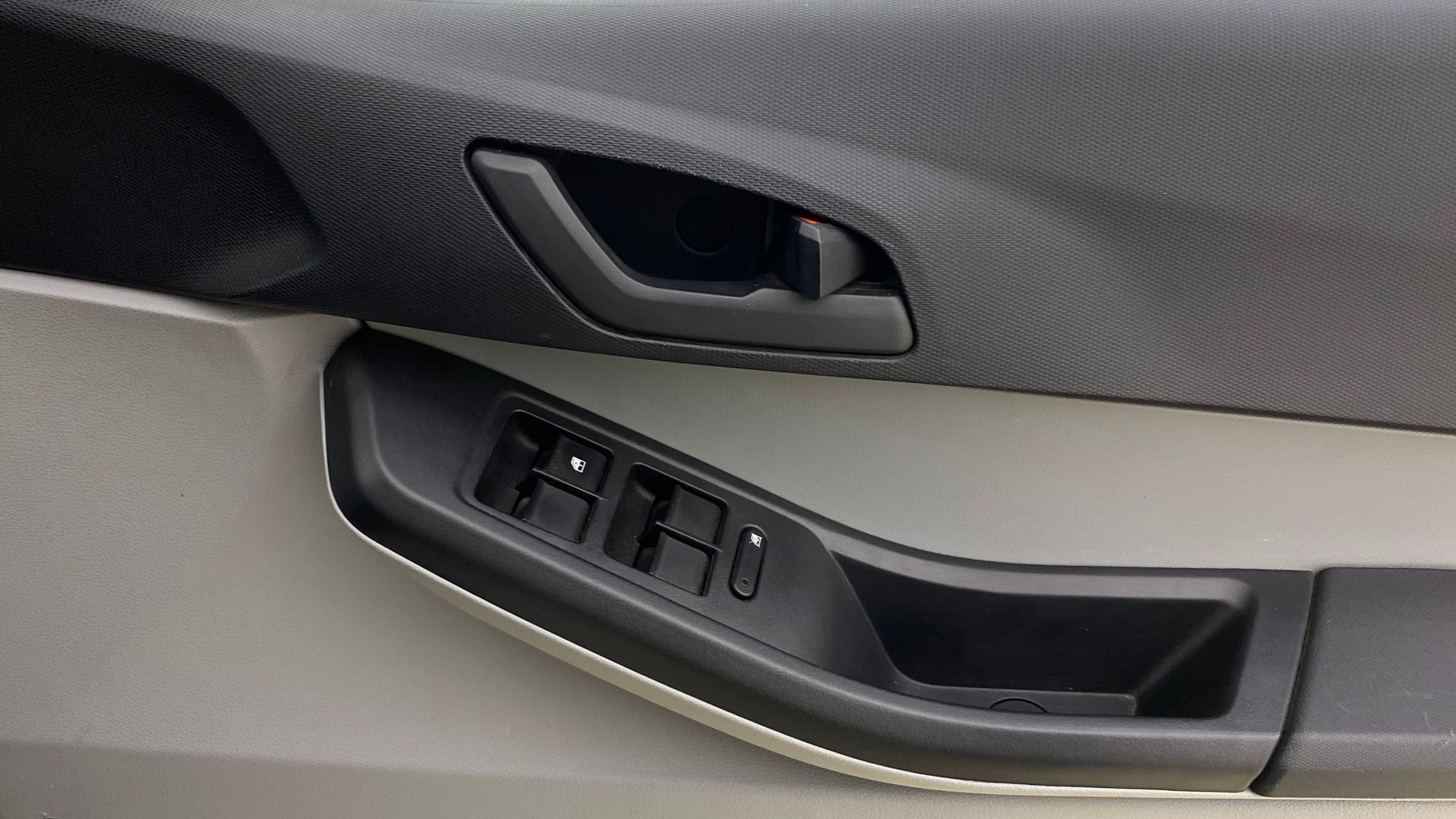 View 2024 Tata Tiago Revotorq XB Image 33 Used 2024 Tata Tiago Revotorq XB Image 33