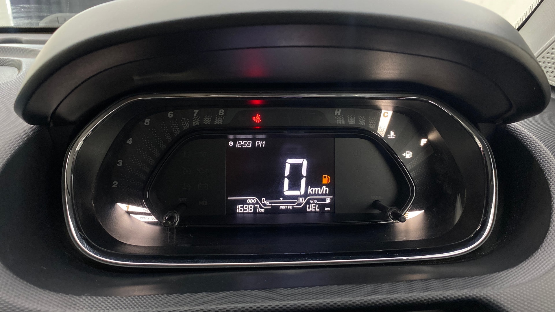 View 2024 Tata Tiago Revotorq XB Image 34 Used 2024 Tata Tiago Revotorq XB Image 34