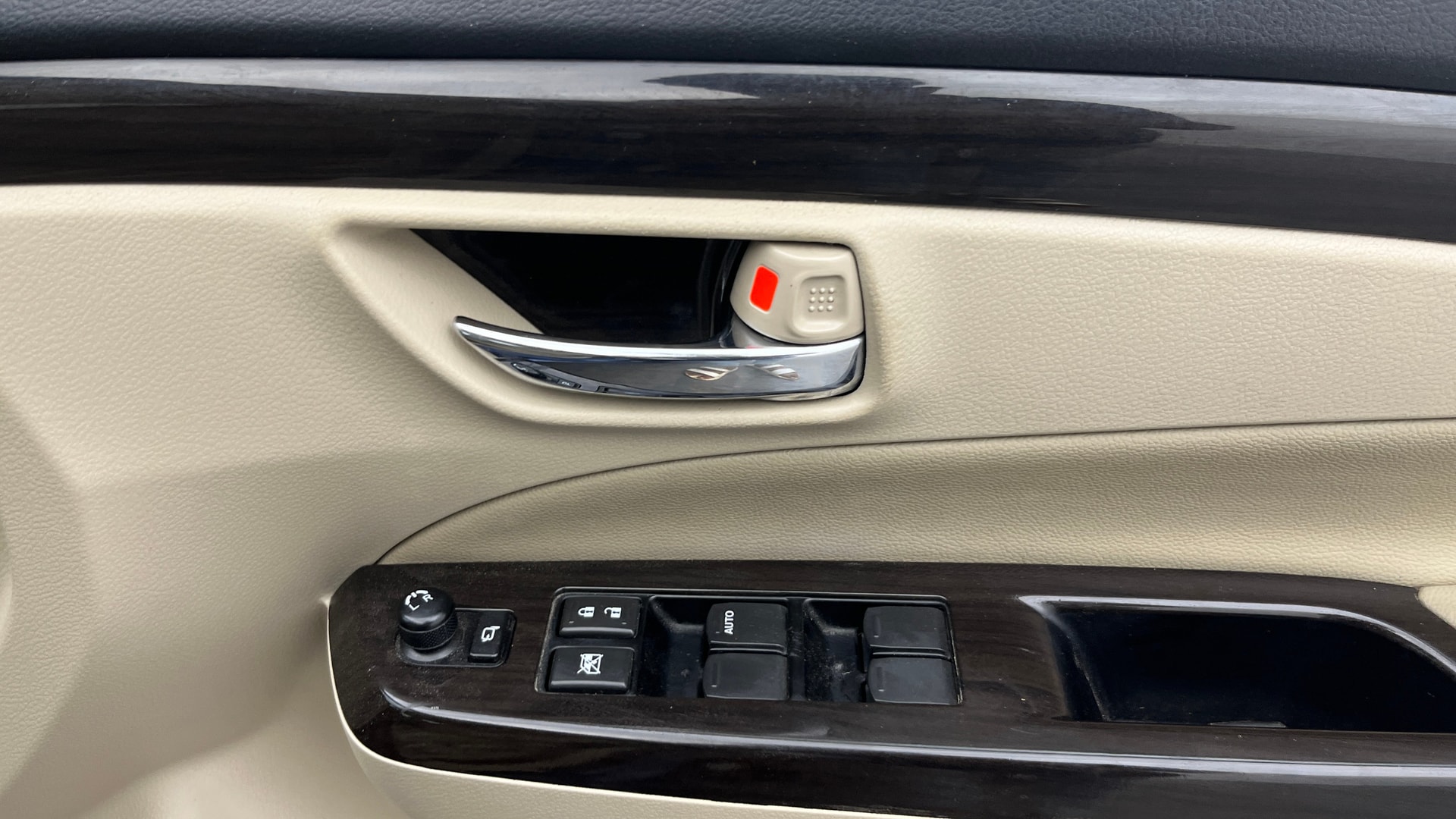 View 2017 Maruti Suzuki 1000 Base Variant Image 33 Used 2017 Maruti Suzuki 1000 Base Variant Image 33