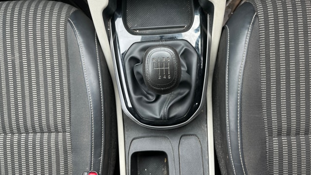 View Kia Carens Image 39 Used Kia Carens Image 39