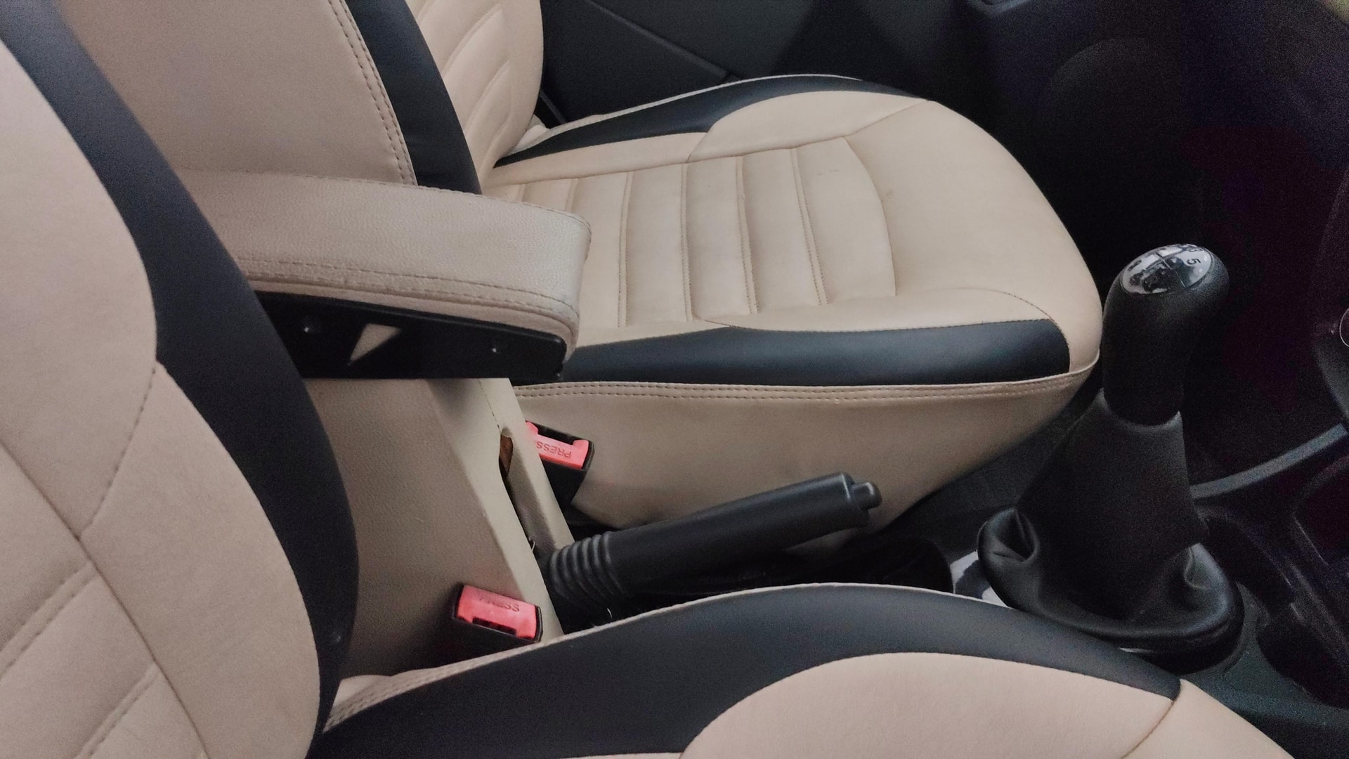 View 2013 Renault Duster Petrol RXL Image 39 Used 2013 Renault Duster Petrol RXL Image 39