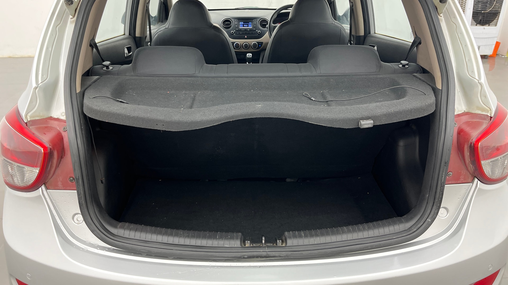 View 2013 Hyundai Grand i10 Sportz 1.2 Kappa Image 10 Used 2013 Hyundai Grand i10 Sportz 1.2 Kappa Image 10