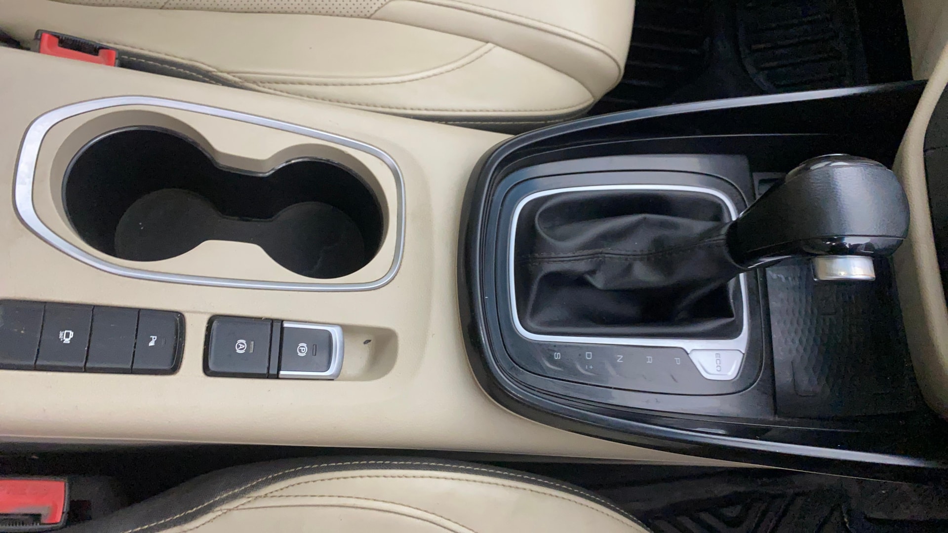 View 2022 MG Hector Sharp CVT Petrol Image 43 Used 2022 MG Hector Sharp CVT Petrol Image 43