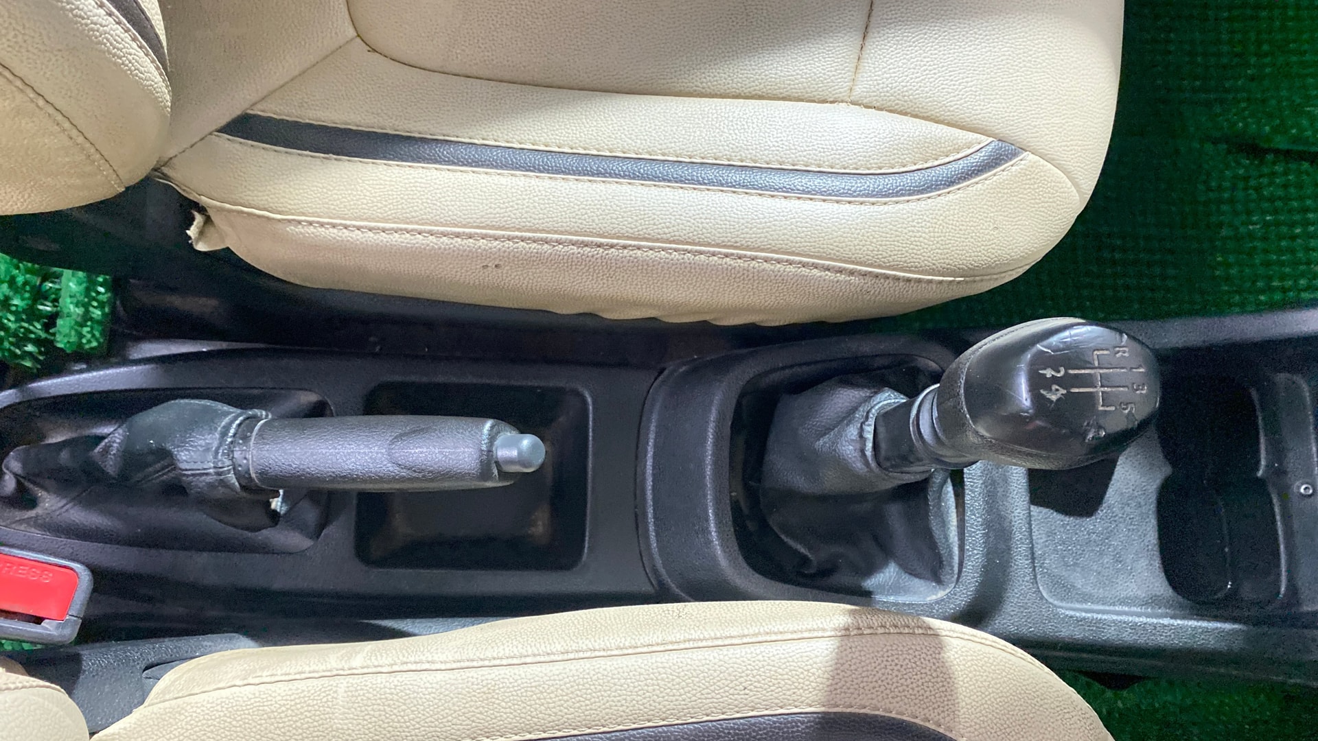 View 2018 Renault Kwid RXL 1.0 BS IV Image 37 Used 2018 Renault Kwid RXL 1.0 BS IV Image 37