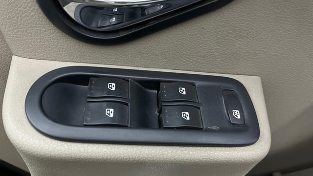View Nissan Terrano Image 37 Used Nissan Terrano Image 37