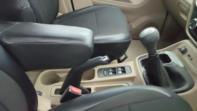 View Mahindra TUV300 Image 38 Used Mahindra TUV300 Image 38