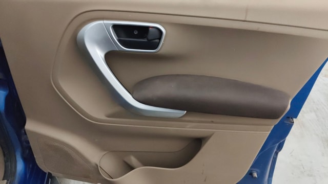 View Mahindra TUV300 Image 33 Used Mahindra TUV300 Image 33