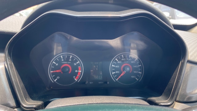View Mahindra KUV100 Image 34 Used Mahindra KUV100 Image 34