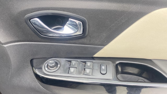 View Renault Captur Image 39 Used Renault Captur Image 39