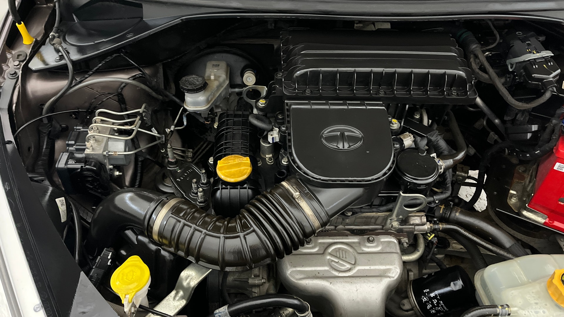 View 2019 Tata Tiago Revotorq XB Image 3 Used 2019 Tata Tiago Revotorq XB Image 3