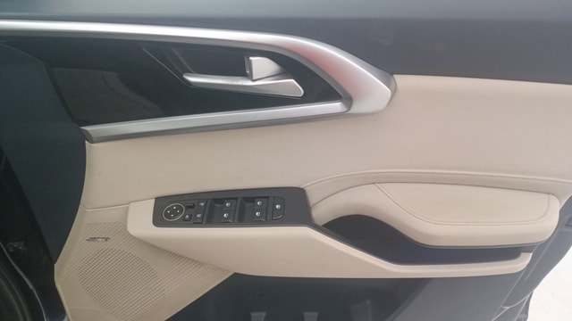 View Kia Carens Image 40 Used Kia Carens Image 40