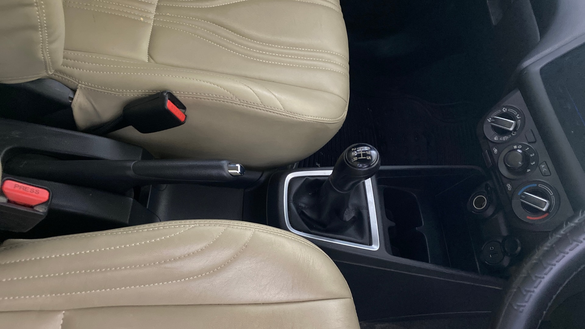 View 2022 Maruti Suzuki 1000 Base Variant Image 37 Used 2022 Maruti Suzuki 1000 Base Variant Image 37