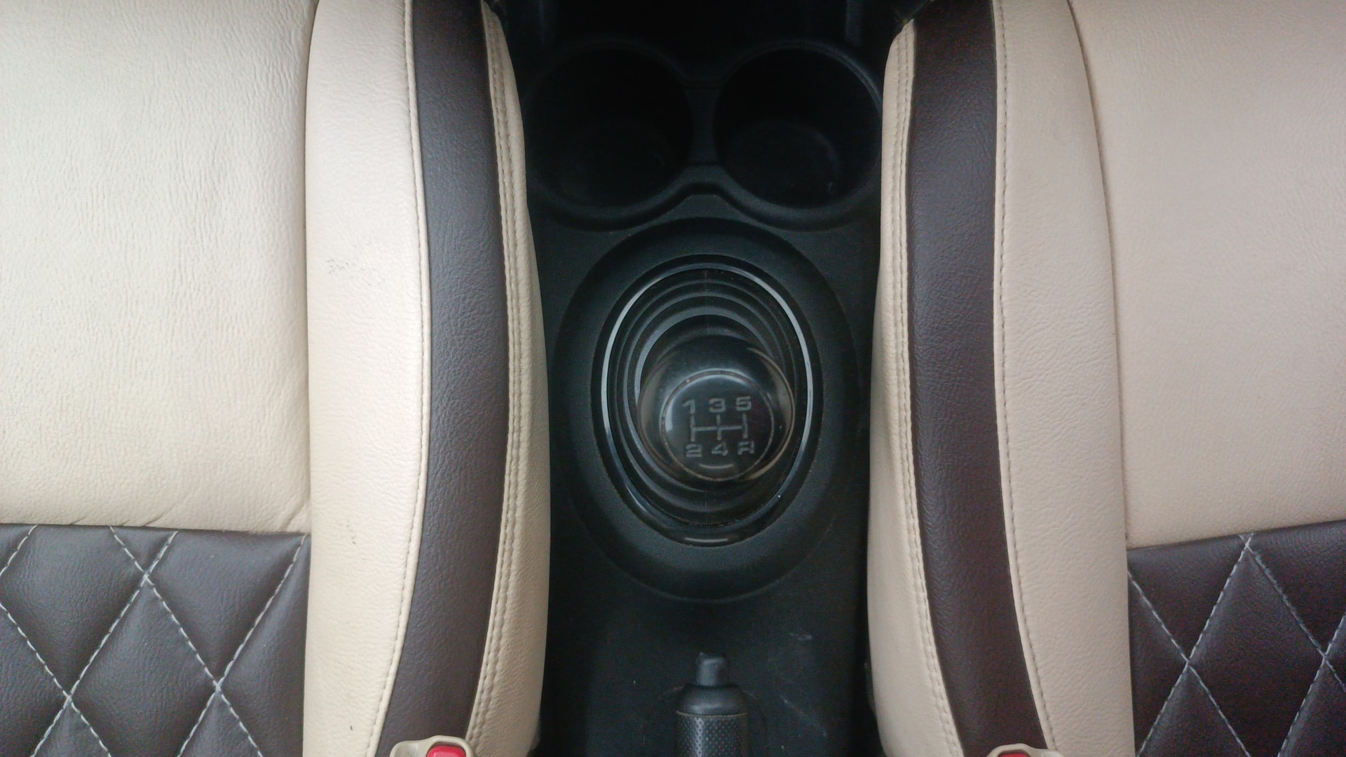 View 2014 Honda Amaze E MT Petrol BS IV Image 38 Used 2014 Honda Amaze E MT Petrol BS IV Image 38
