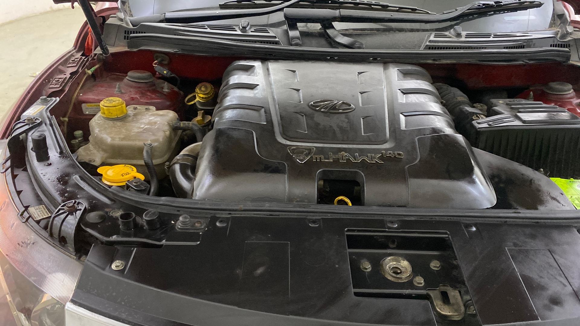 View 2015 Mahindra XUV500 W10 FWD Image 3 Used 2015 Mahindra XUV500 W10 FWD Image 3