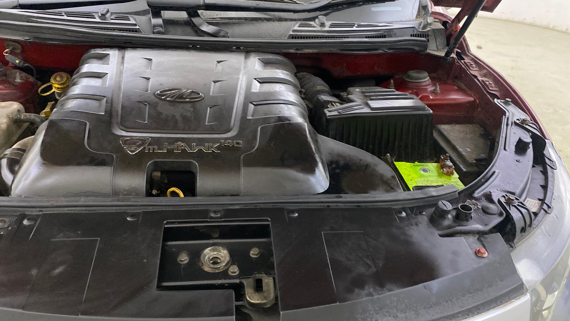 View 2015 Mahindra XUV500 W10 FWD Image 14 Used 2015 Mahindra XUV500 W10 FWD Image 14