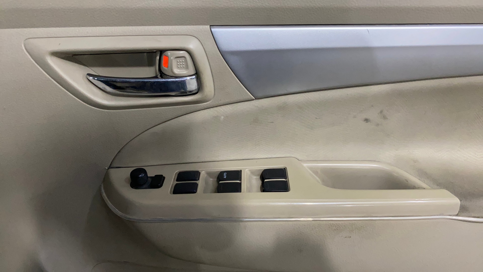 View 2017 Maruti Suzuki 1000 Base Variant Image 34 Used 2017 Maruti Suzuki 1000 Base Variant Image 34