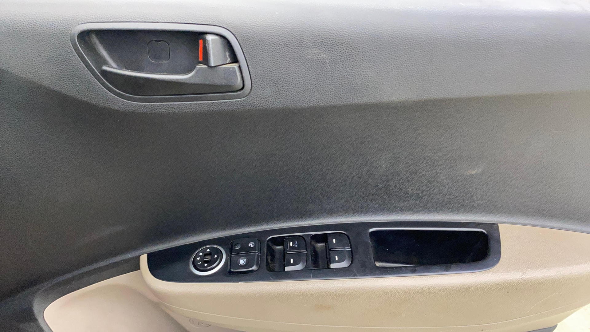 View 2015 Hyundai Grand i10 Magna 1.2 Kappa VTVT Image 32 Used 2015 Hyundai Grand i10 Magna 1.2 Kappa VTVT Image 32