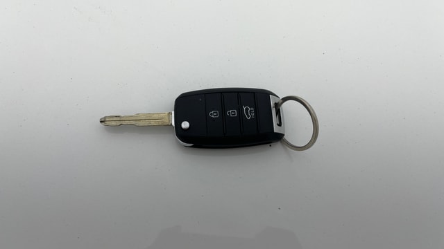 View Kia Carens Image 20 Used Kia Carens Image 20
