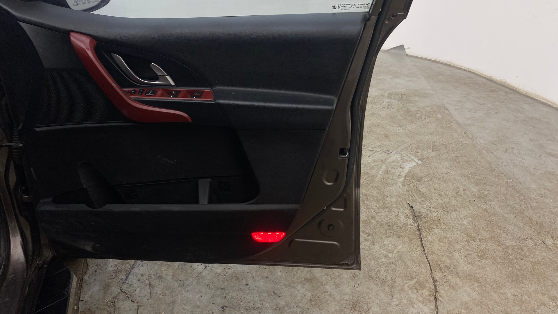 View 2018 Mahindra XUV500 W10 FWD AT Image 41 Used 2018 Mahindra XUV500 W10 FWD AT Image 41