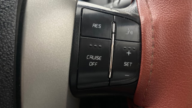 View Mahindra XUV500 Image 3 Used Mahindra XUV500 Image 3