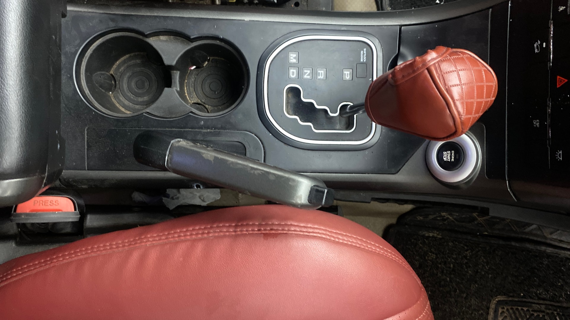 View 2018 Mahindra XUV500 W10 FWD AT Image 44 Used 2018 Mahindra XUV500 W10 FWD AT Image 44