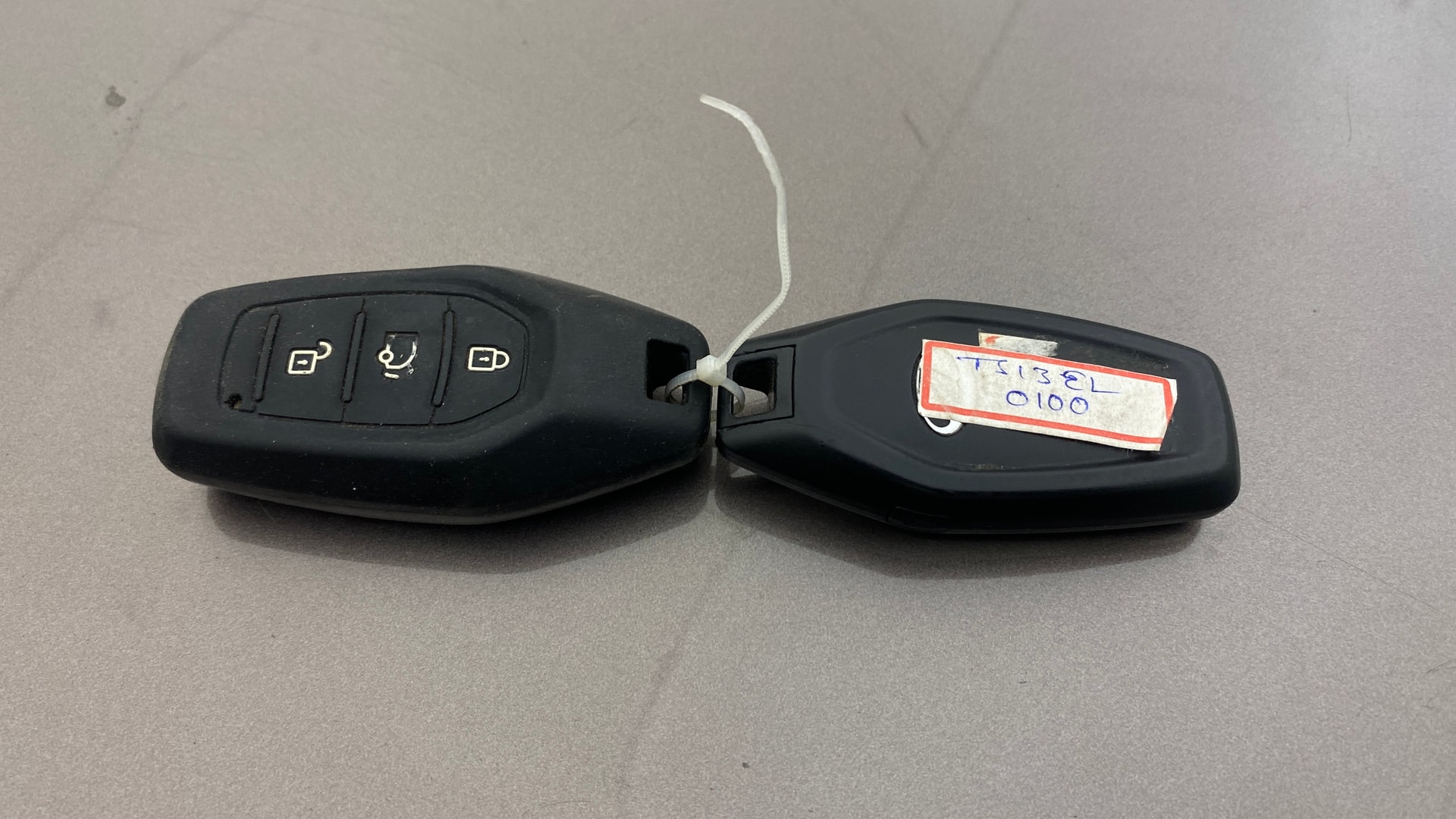 View 2018 Mahindra XUV500 W10 FWD AT Image 20 Used 2018 Mahindra XUV500 W10 FWD AT Image 20