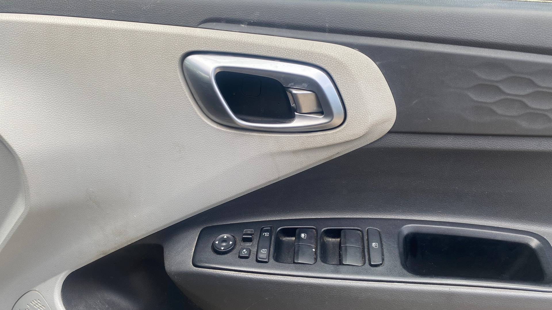 View 2021 Hyundai Grand i10 Nios Sportz Petrol AMT Image 33 Used 2021 Hyundai Grand i10 Nios Sportz Petrol AMT Image 33