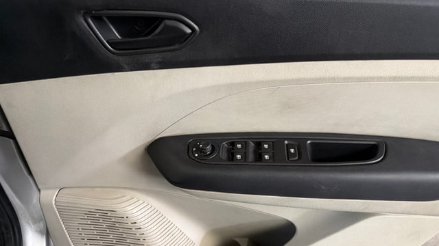 View Renault Triber Image 33 Used Renault Triber Image 33